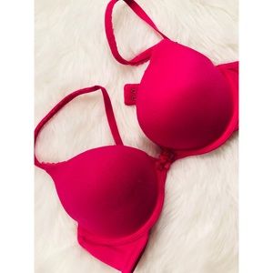 Victoria’s Secret Magenta Pushup Bra✨32C!